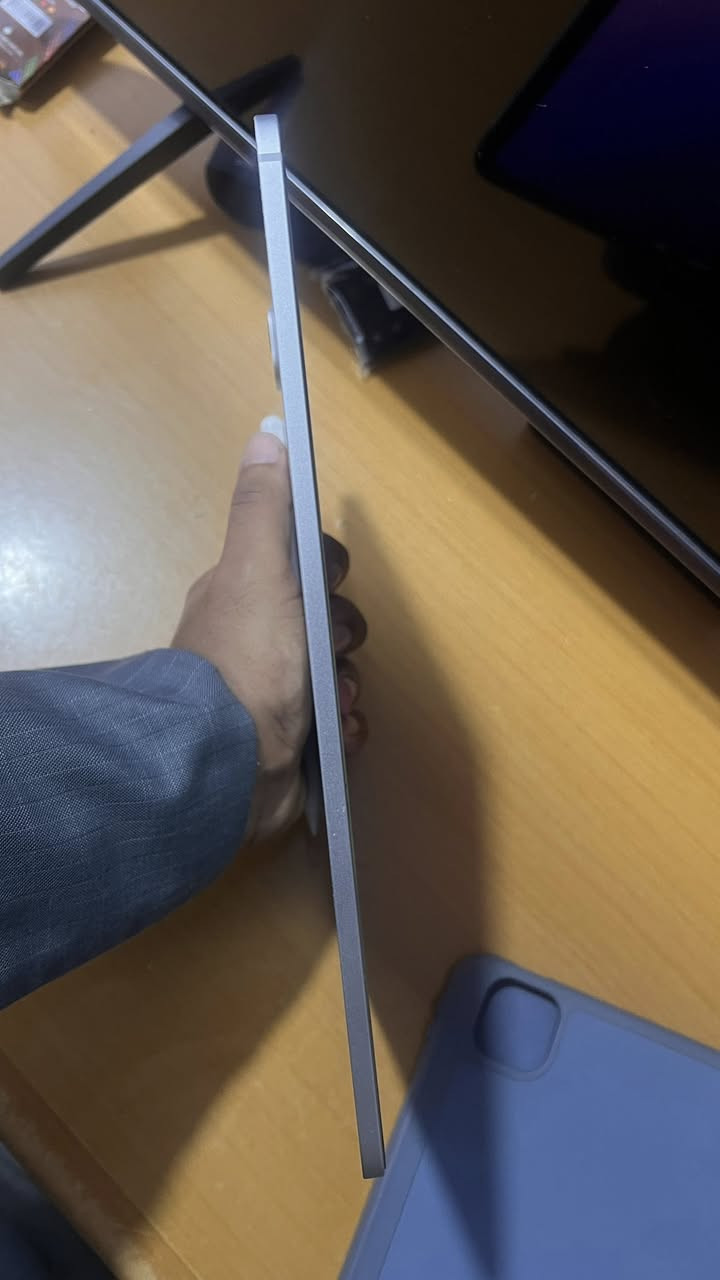 للبيع iPad Pro 11 M4
ذاكرة 256GB
شاشة 120Hz
البطارية 100%
الجهاز نظيف جدًا بدون خدوش

وياه قلم
السعر: 1,150,000 دينار قابل للتفاوض 
البصرة 
للاستفسار/ ***********
