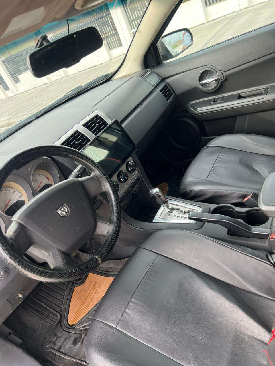 احترامي للآدمن ارجو الموافقه المنشور 
الرقمين بيهن واتساب ***********-***********
للبيع دوج آفنجر موديل 2008  سعر البيع 59 ورقه و عليهه 7 ورقات تنزل من سعرها  محرك 4 سلندر بلاد  كير و محرك وتبريد بشرط طخم اما مي خلفي بشرط  طخم تايرات اخو الجديد  سيا ره جاهزه من كل نواحي وخير من الله  صبغتها حزام جماليه بدون  اي حادث مكفوله من الحادث و عيوب  تحويل يشرط  مكان السياره قضاء عقره بين اربيل و دهوك اكر, نينوى
