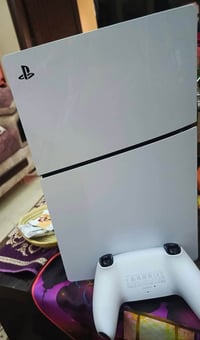 بلي 5 سلم مهكر نضام 12  بي 7  العاب كامل ملحقات للبيع ب750  وبي مجال م...