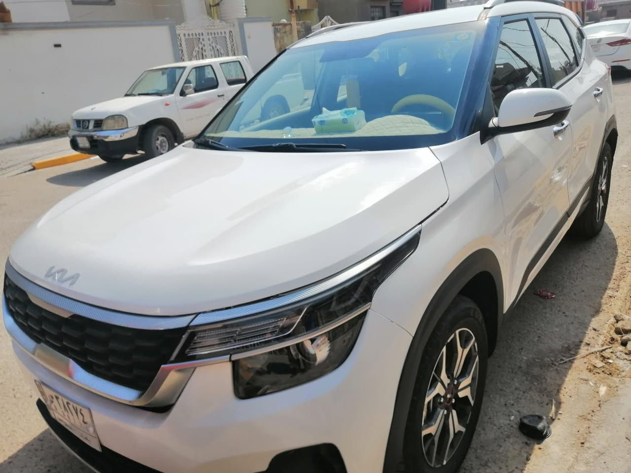 كيا سيليتوس 2023 🔥ماشية15 الف كيلو ترايها مال زيرو
رقم بغداد حرة 
مواصفات:-
1-بصمة ✅
2-حساسات✅
3-اشاير بالمري وشفط✅
4-شاشة✅
5-فول تحكمات ستيرن ✅
وباقي المواصفات المعروفة✅
السيارة بيها قطعه صبغ الباب الخلفي بدون تكم بدون دواخل ايرباكات سليمة
سيارة نظيفة وماماشية بالخير ع الياخذها♥️
للاستفسار اتصال او واتس اب غير متواجد فيس بوك
***********
