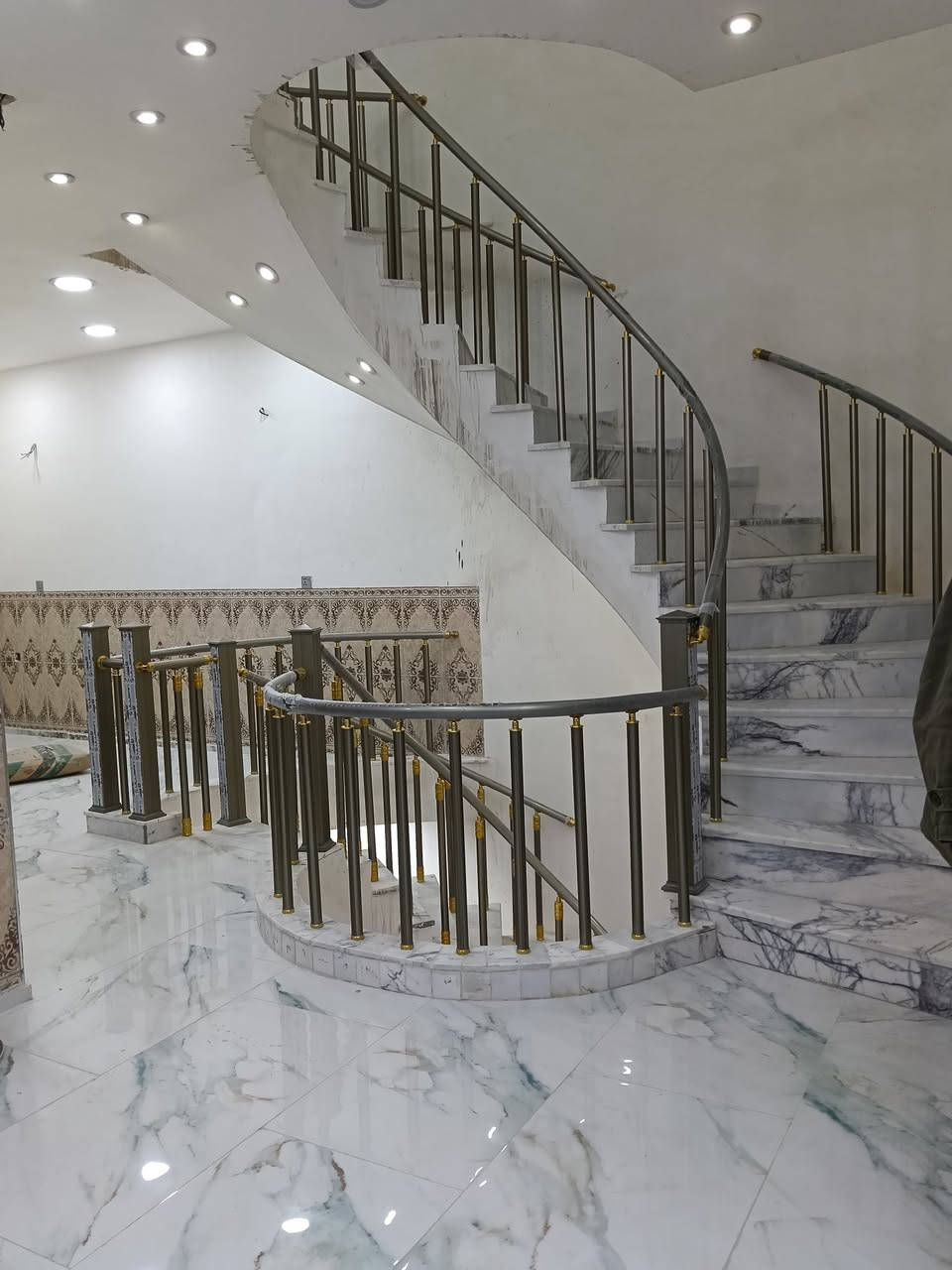 🎗️🎗️🎗️🎗️    الزين ألمنيوم  التركي     🇹🇷🇹🇷🇹🇷🇹🇷
سعر المتر المحجر  38 الف دينار بوري ١ ونص ملم ٤ خطوط
سعر المتر المحجر  43  الف دينار بوري ٢ ملم ٤ خطوط 🏯

يوجد بوري مربع صيني ثقيل سعر المتر 50 ألف دينار 🇨🇳🇨🇳🇨🇳🇨🇳🇨🇳

سعر المتر المحجر البوري المربع التركي 55 ألف دينار 🇹🇷
🇹🇷🇹🇷🇹🇷🇹🇷🇹🇷🇹🇷
سعر المتر المحجر الجام البيضوي 60 ألف دينار جام 10 ملم مسكرات 
سعر المتر المحجر الجام 10 ملم مسكرات قطع الكبير 80 ألف دينار ودنك مربع مع البوري القبضه 75 ألف دينار 🇹🇷
🪟🪟🪟🪟🪟
سعر المتر الشباك المفصلي التركي 75 ألف دينار 🏬🏬

سعر المتر الشباك المفصلي الصيني الثقيل 65 الف دينار 🇨🇳
🇨🇳🇨🇳🇨🇳
يوجد مقطع سلايت صيني ثقيل سعر المتر 105 ألف دينار 
🇨🇳🇨🇳🇨🇳🇨🇳🇨🇳
سعر المتر الشباك السلايت 7 نص سنتيم   120 ألف دينار مقطع تركي 🇹🇷🏢🏢
سعر المتر الشباك سلايت 9 نص سنتيم 125   ألف دينار مقطع تركي جام 6 ملم عادي 🇹🇷🏢🇹🇷🏢 

سعر المتر سلايت 7 نص سنتيم جام 6ملم مسكرات 130 ألف دينار مقطع تركي🇹🇷🏨🏣
 
سعر المتر القطع جي 60  التركي  125 ألف دينار جام 6 ملم عادي 🚪🚪🏠🏢
                         

🚦🚦شعارنا اعمل بصمت والعمل يتكلم🚦🚦
👍دقة واناقة في العمل 👍

+((كرسته وعمل )) مفصلي بنواعه +سلايت بنواعه
 مطابخ تركيا ابنواعه + محجرات +مقطع سونك+ بنجور

🏖️يوجد لدينا حمام شاور جام ١٠ ملم مسكرت  التخم سلستيل الثقيل   🇹🇷
                             🇹🇷🇹🇷🇹🇷🇹🇷🇹🇷🇹🇷
  🏙️موقع العمل السعدون ساحه النصر🏙️

لدينا فرع في الزعفرانيه  نهايه اربع شوارع مقابل معمل الغاز 

🎗️بإدارة اسعد ألمنيوم التركي🎗️ 
مراسله الصفحه او اتصل على واتساب
نعمل خارج بغداد أيضا جميع المحافظات
ملاحظة خارج بغداد تختلف فقط أجور النقل 

نجيك الباب  البيت    🚚🚚    *********** 📞📞📞
