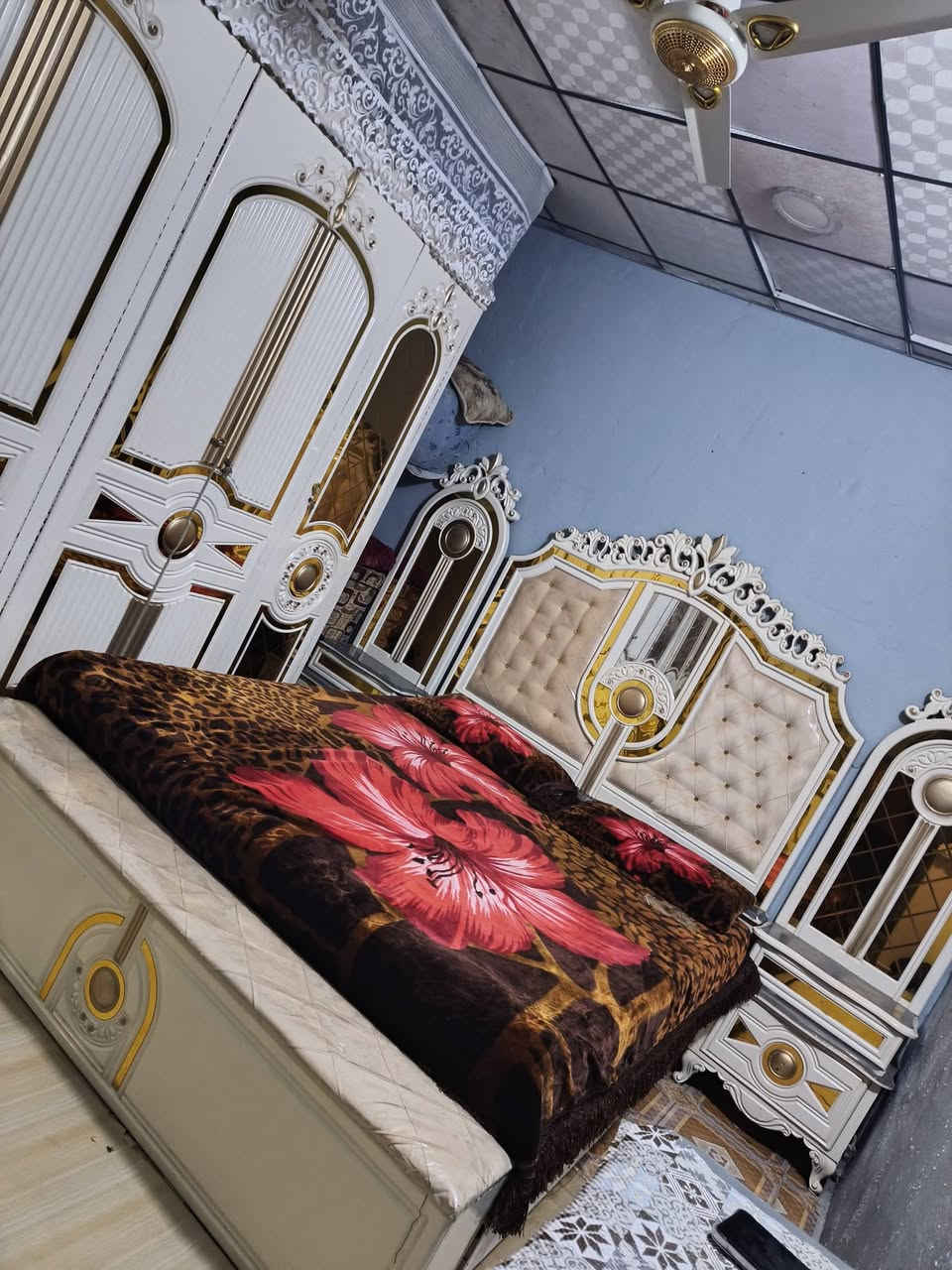 غرفه نوم مستخدمه جديده نظافه 100% مطلوب سعرها مليونين وبيها مجال***********
