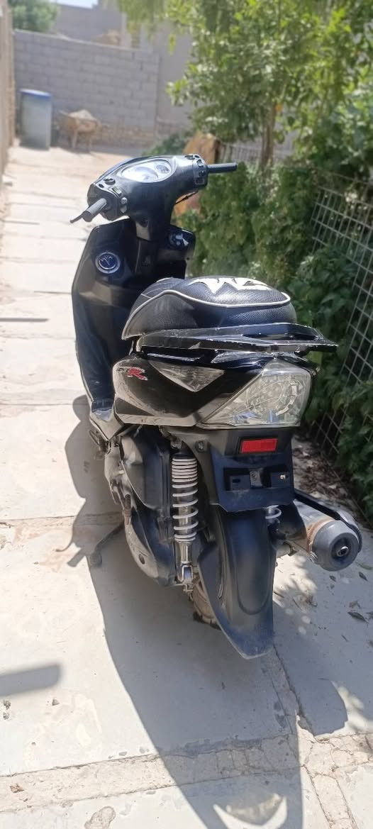 للبيع 
ثعلب GTR 
دراجه نظيفه فقط كفراتها الاماميه تعبانه 
كل شيء بيها شغال نكره سلف
السعر 350 وبيها مجال
بابل المحاويل
***********
