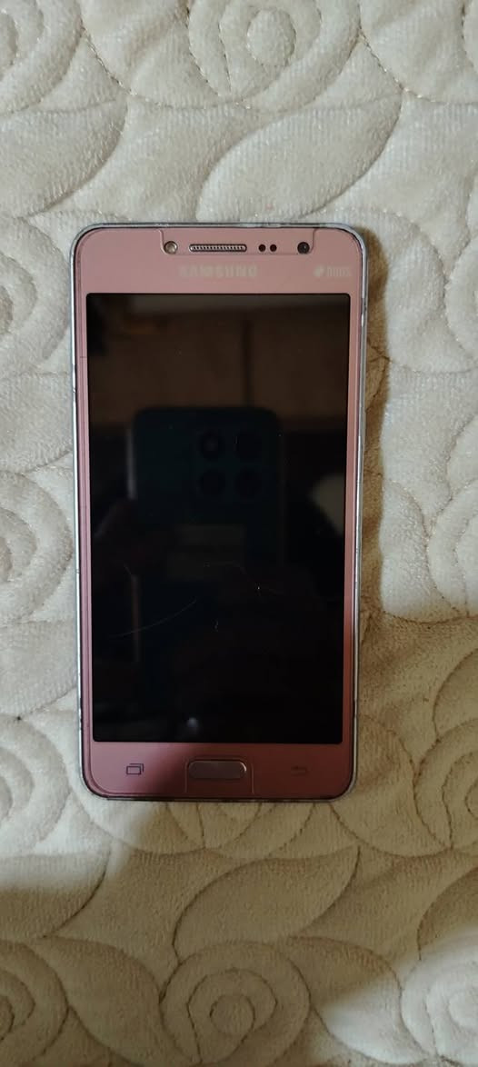 موبايل للبيع جراند برايم كله شغال السعر 30 وبي مجال (***********)
