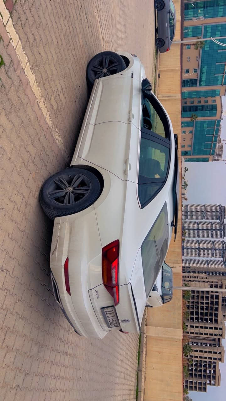 السلام عليكم
جيتا كلين للبيع
صار بيه طخه بالبنيد وتبدل اثر حادث دراجه  
موديل 2019
‏Rline
السياره مكانه زيونه بغداد 
باسمي
السعر 
150 
ورقه وبيه مجال  
***********
