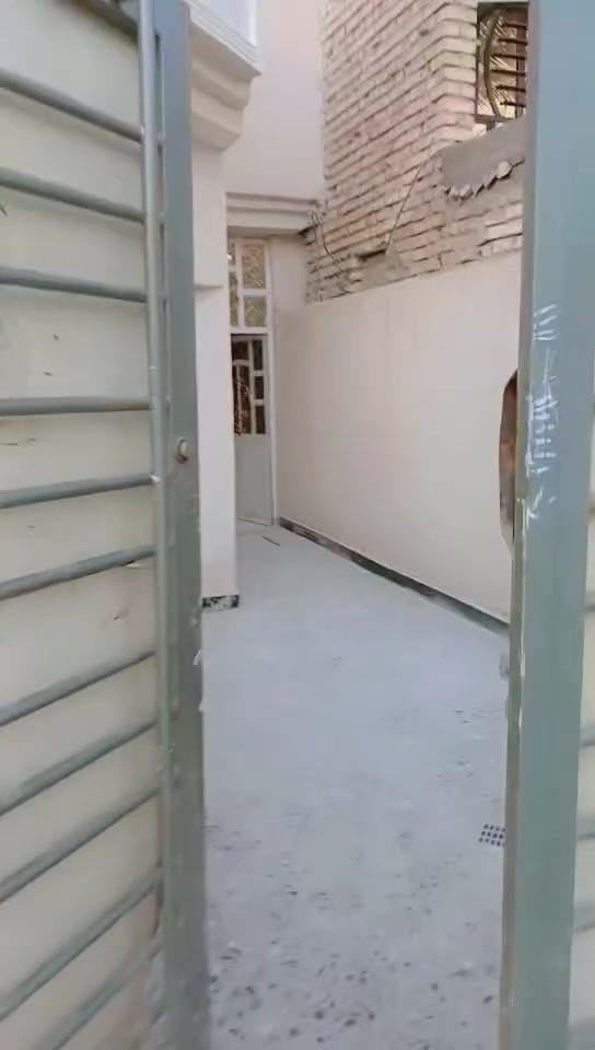 ﷽
🙋🏼السلام عليكم 🙋🏼
🏡دار للبيع100متر🏡
♣️نوع العقار《طابو صرف》
♣️اسم الحي《 بغداد /  الحسينيه  ال سكلان 10 شارع الشبكه 》
♣️المساحه (( 100متو)) 
♣️ البناء (طابق ونص ))
♣️الواجهه   《5/متر》
♣️النزال      《،20متر》
♣️ (منطقه ال سكلات ال 10 الف بل قرب من شارع الشبكه ) ♣️. 
----------------------------
📞 للاستفسار 
☎️***********وات ساب
☎️***********وات ساب
