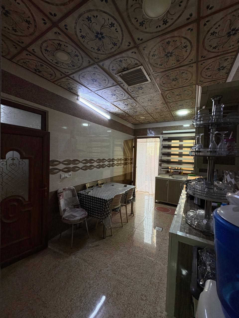دار للبيع في حي الفلاح الثانيه✅
قرب من مديرية مرور نينوى✅
سند طابو الزهور 25✅
مساحة البيت 125 متر واجه 6وربع ✅
البيت طابقين قبله شارع 15 ✅
نظام تڪتات الطابقين الاول والثاني ✅
خدمات كامله ماء وكهرباء وشارع تبليط✅
الطابق الاول: ⬇️⬇️⬇️ 
كراج✅
 مطبخ ✅
اسقبال ✅
 صاله ✅
غرفه نوم ✅
وصحيات داخليه ✅
 ممر كبير ✅
ترك عدد 2 ✅
كلو موضح بل صور ✅
⭕علما ان الطابق الثاني طبق الاصل عن الطابق الاول ✅
البيت جاهز من ناحية كلشي حتى السطح والبيتونه كاشي ✅
السعر 135 مليون وبي مجال بسيط ✅
للاستفسار:  ***********
للاستفسار:  ***********
