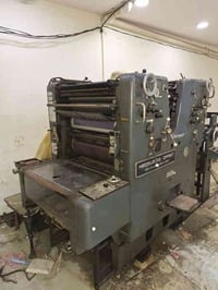 ماكنة طبع اوفسيت نصف بطال موديل الثمانينات للبيع ... بحالة جيدة ...للا...