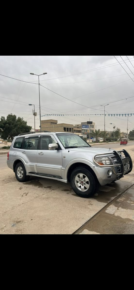 السلام عليكم متاح باجيرو 2003سيارة صبغها بلادي بيه كازكيت هوى ابيعها على حطتها سيارة بسمي تحويل ثاني يوم مكاني بغداد سبع البور سعرها  76  رقم الهاتف***********
