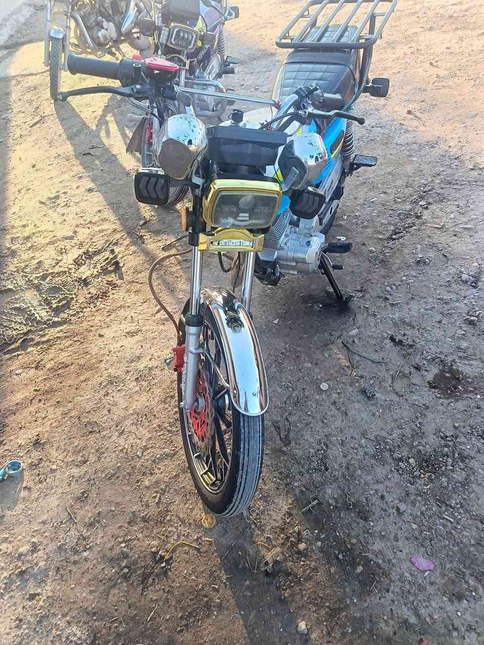 سلام عليكم شباب دراجه إيراني خمسه كير للبيع موديل 2025 محرك 200 *********** بي وتساب رقم ***********
