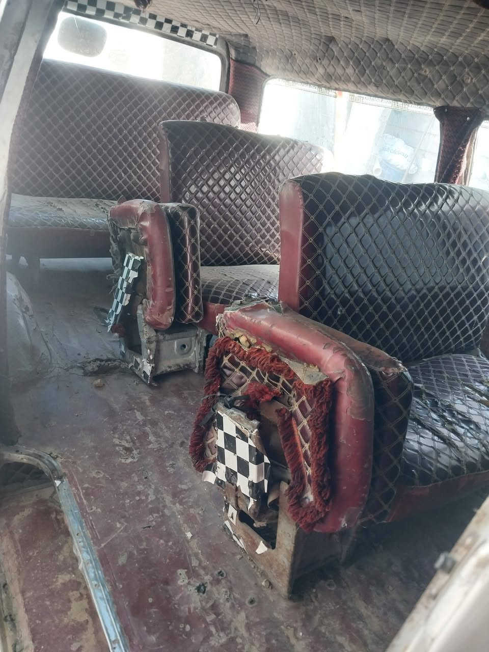 بستا موديل٩٤سيارة جاهزة من كلشي كير محرك اكسل كفالة كشرتهة شوفت عينك تحويل مباشر بس ماعرف شكد مطلوبة هيئة سعر٢٤ورقة للتواصل ***********
