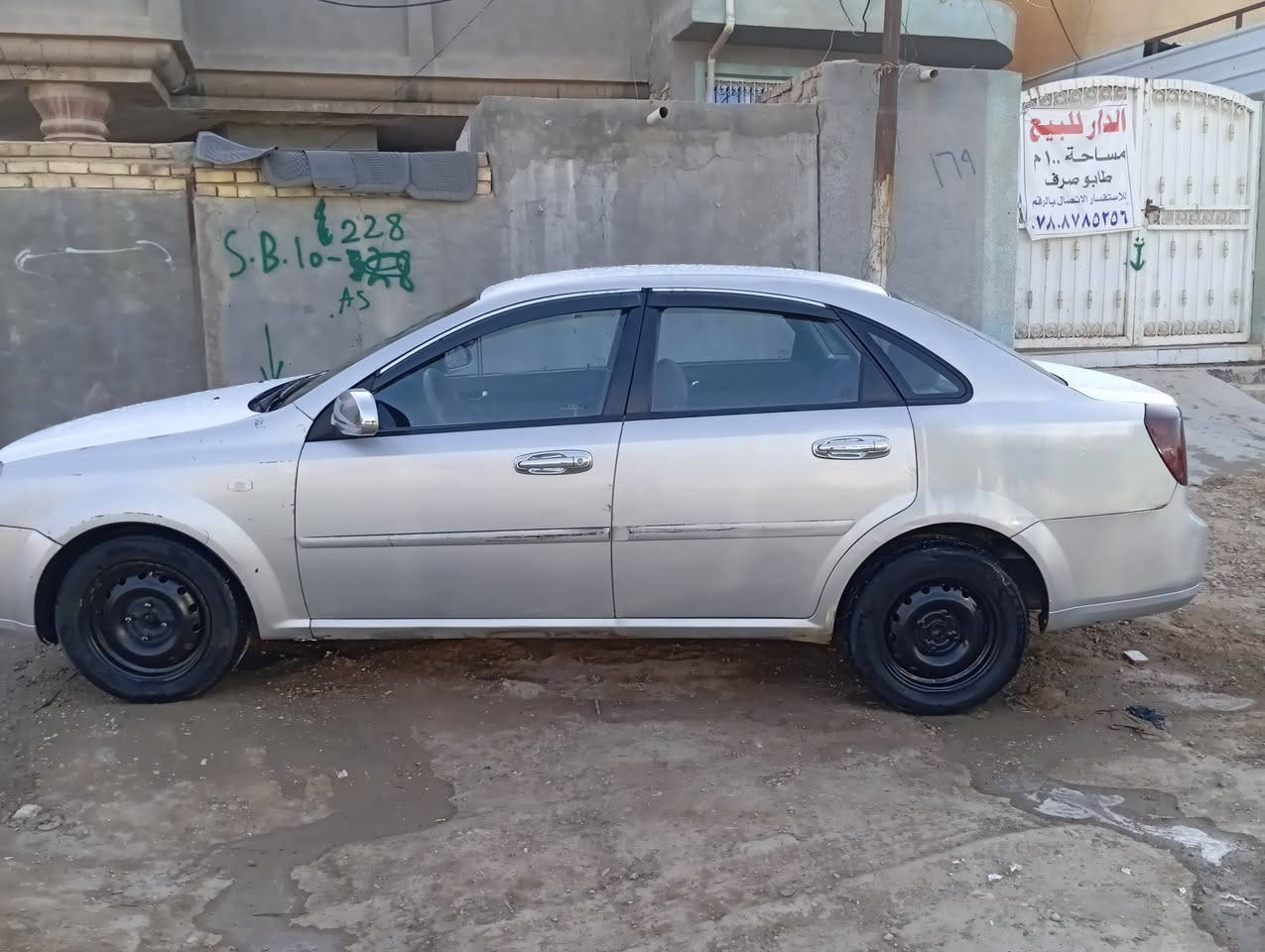 السلام عليكم للبيع اوبترا 2007
مكينه وكير جدد تخم تاير جديد باتري جديد
حداديه جيده تبريد ثلج كهربائيات كله شغاله
السياره بيه جراد السعر ( 60) 
مكان سياره بابل حله مركز
هاتف ***********
