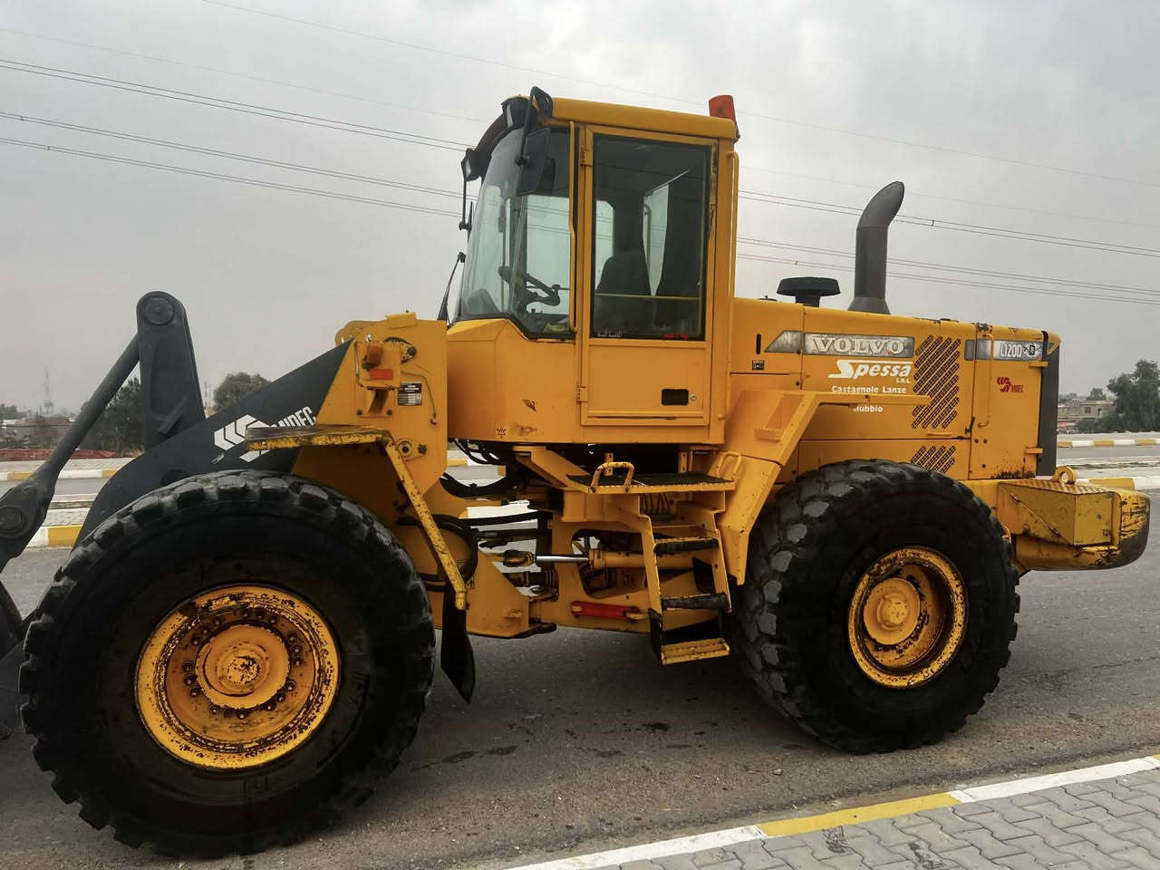 سلام عليكم يوجد شفل فالفواللبيع     حجم 120  موديل 2000 رقم صلاح الدين سعره 550بي مجل الطيبين***********
