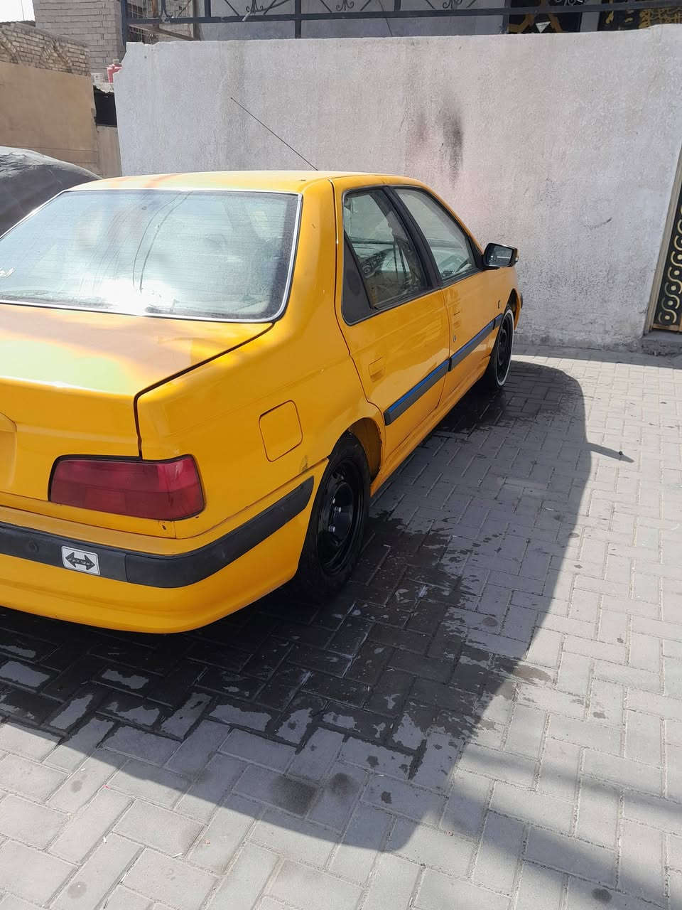 سلام عليكم سياره بيجو بارص موديل 18 سياره كفاله من ضربه وتبديل مكينه وكير كفاله تبريد وتدفئه شغال مصفره هيئه وغرامات بيهة لكاط خياس بل دواير وجاملغات الكدام والباقي جاهز عنوان بصره سعر خاص ***********
