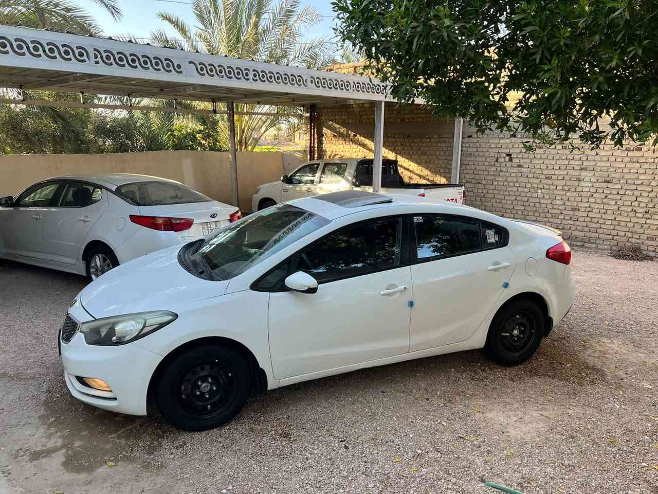 سلام عليكم 
للبيع سيراتو خليجي 
موديل 2014 
محرك 2000 دوش 
مكفوله كفاله عده صبغ قليل بل جاملغ الامامي 
رقم بغداد بسمي دولي 
فتحه سلايت 
تحكم ستيرن حساس خلفي 
شاشه كامره دوران 
ويله الأصلي موجود 
ماشيه 94 ألف حقيقي 
اسبير منازل تخم تاير 
حداديه وتبريد ثلج 
السعر 123 
مكان سماوه تقاطع الوركاء 
***********
***********
