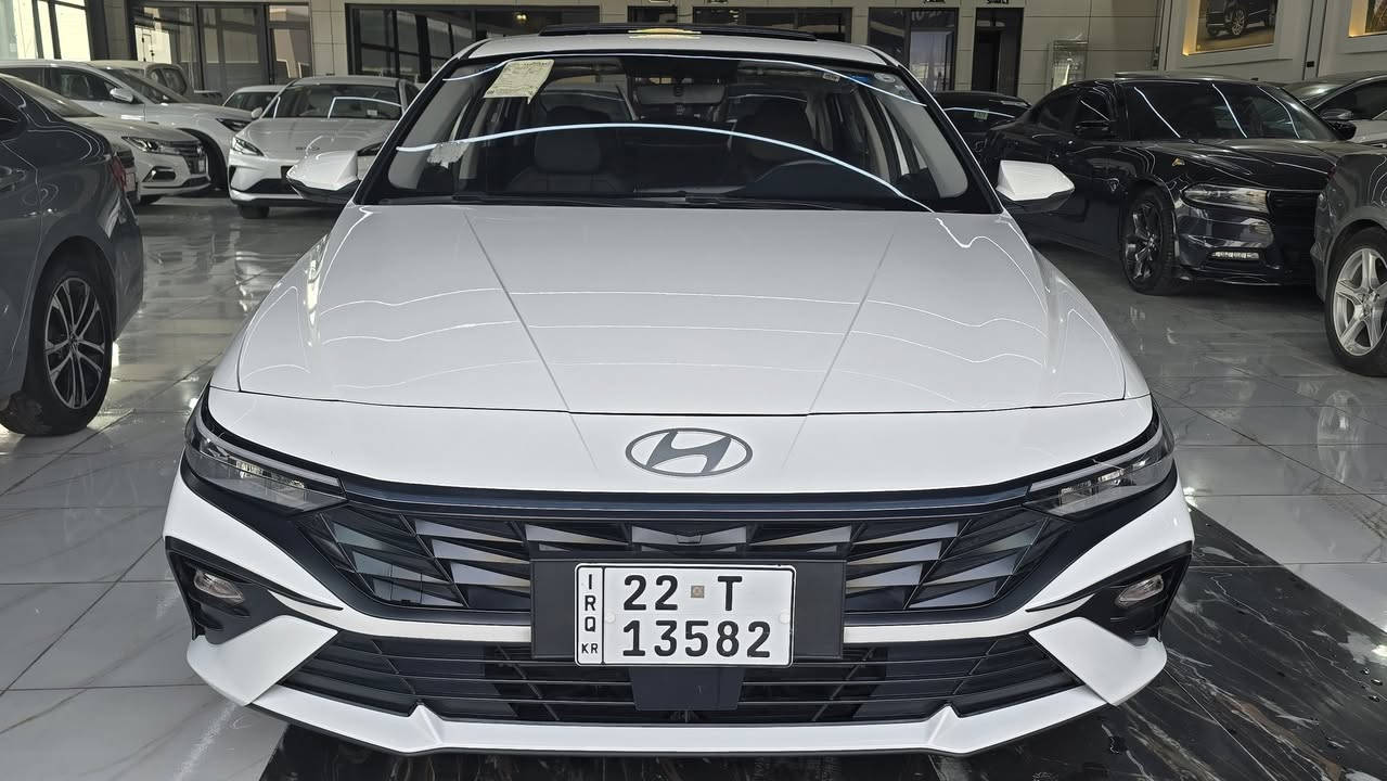 لانترا صيني متوفر 2025 فول مواصفات ماشي 12300 كيلومتر الاتصال *********** السعر 14900$
