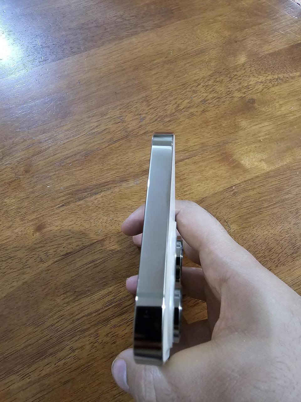 سلام عليكم
آيفون   14bro max 

للبيع أو المراوس 

الجهاز ذاكره ٢٥٦

بطارية ٨٥ بلادية 

الجهاز مبدل شاشه أصيله بس مو وكالة ابل + فيس إيدي غير شغال بسبب التحديث 

الجهاز أمريكي 

دبل ((خط)) 

لون ذهبي مميز 

السعر ٦٥٠ وبي مجال بسيط 

مكاني كربلاء حي الحر الثوره 

*********** 

***********
