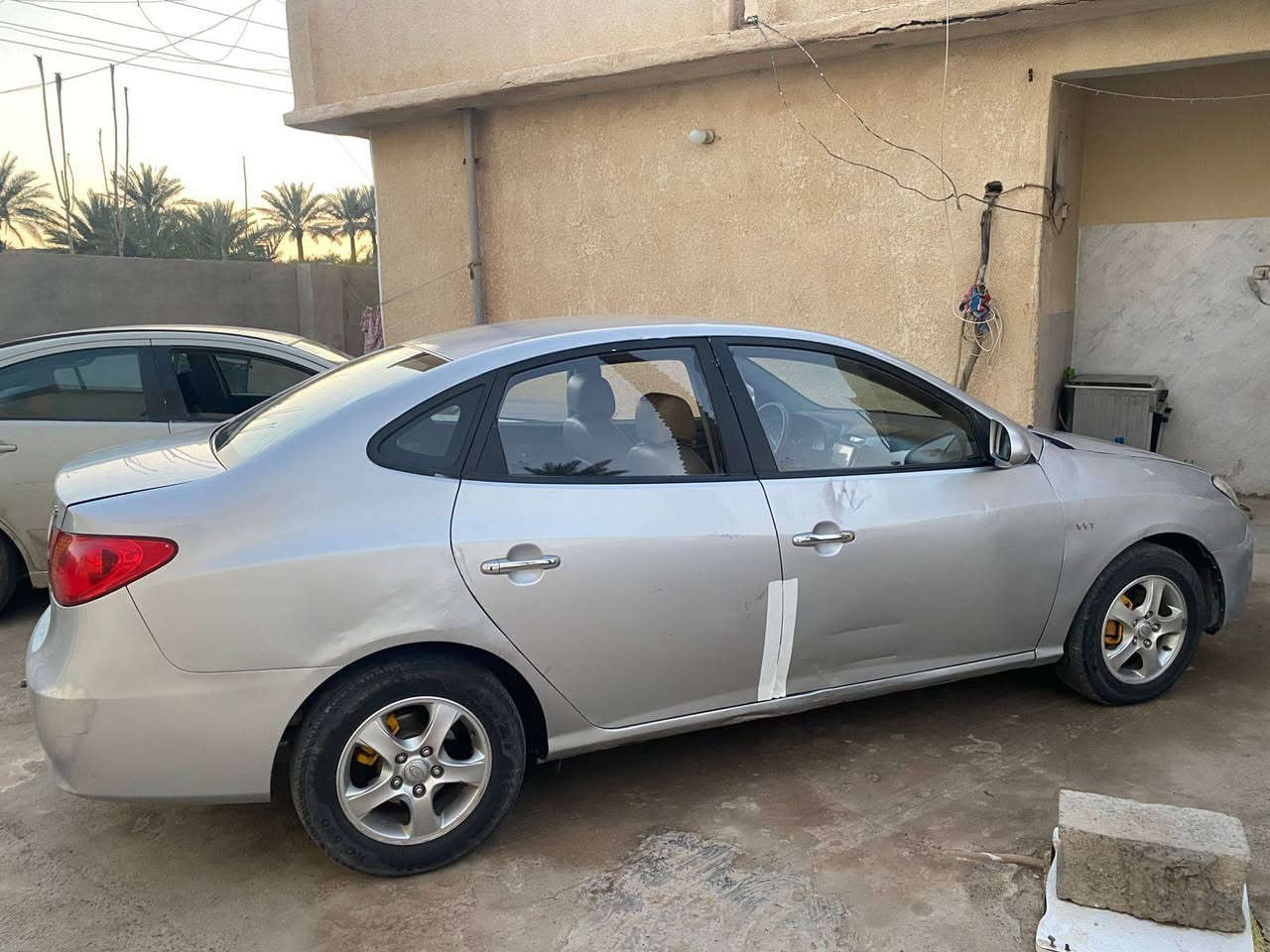 سلام عليكم افانتي كص موديل 8 للبيع سياره كير محرك تبريد صدر تايرات كلو شرط سياره جديده سعر 39 وبيها مجال مكان السياره صلاح الدين الضلوعيه***********
