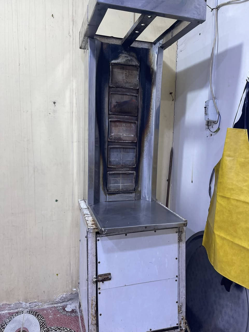 شوايه 5 عيون مع ميز مع 5 طوس مقبلات السعر 150 وبيهن مجال للاستفسار *********** العنوان البصره/ الاصمعي قرب / جامع السهلاني
