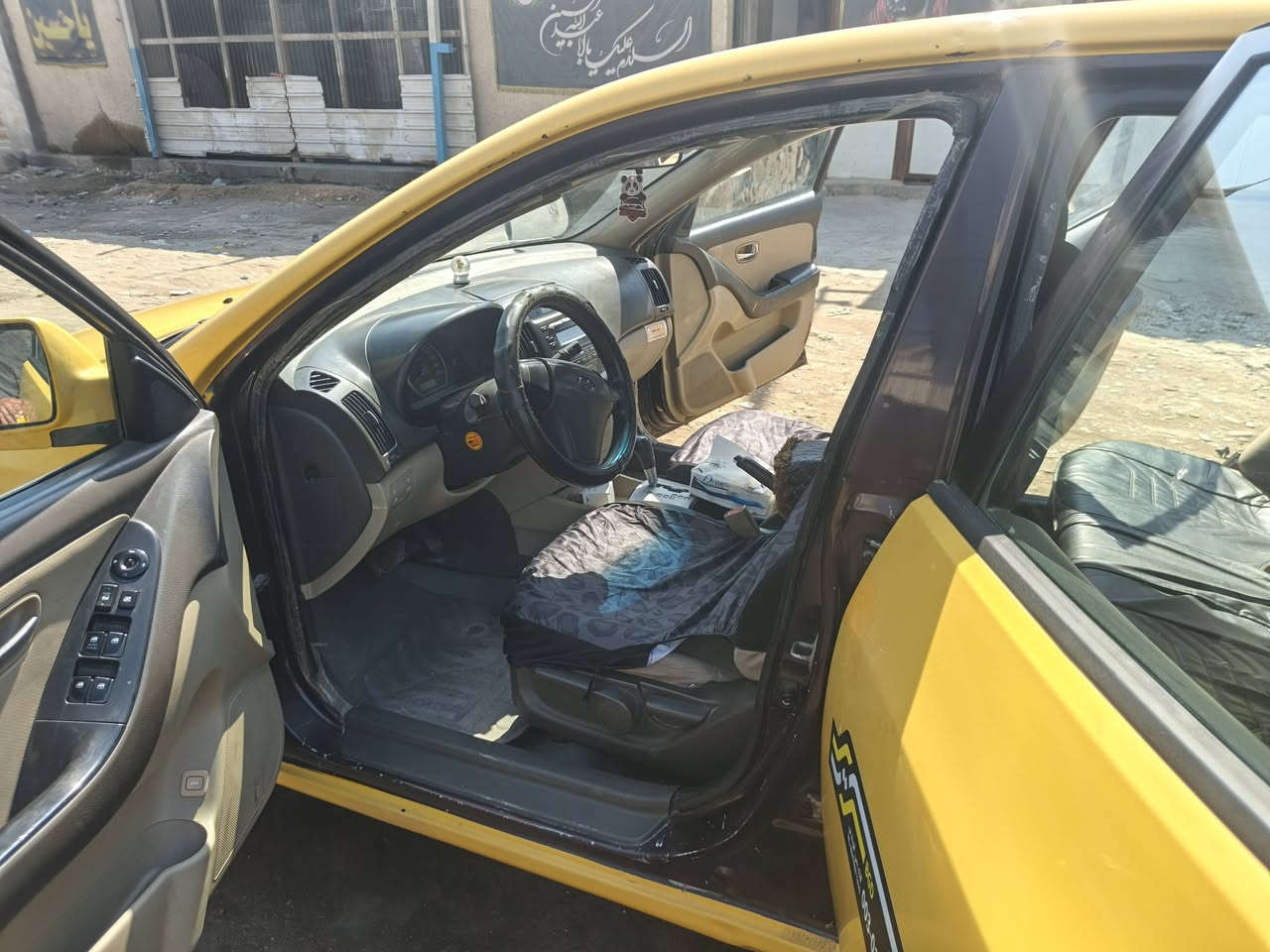 السلام عليكم الإنتر موديل 10خليجي حادثهه باب عكس الصدر مكينه وكير خير من الله تدفئه تبريد حداديه جاهزه باسمي مصفره هيئه وغرامات مكان بغداد مدينه الصدر ***********
