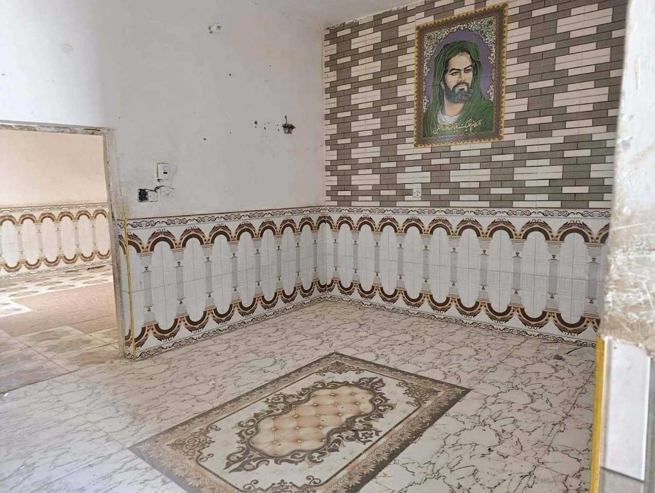 السلام عليكم بيت 100متر للايجار شارع ستين قرب. المشروع الاستفسار الرقم الهاتف. ***********/***********.
