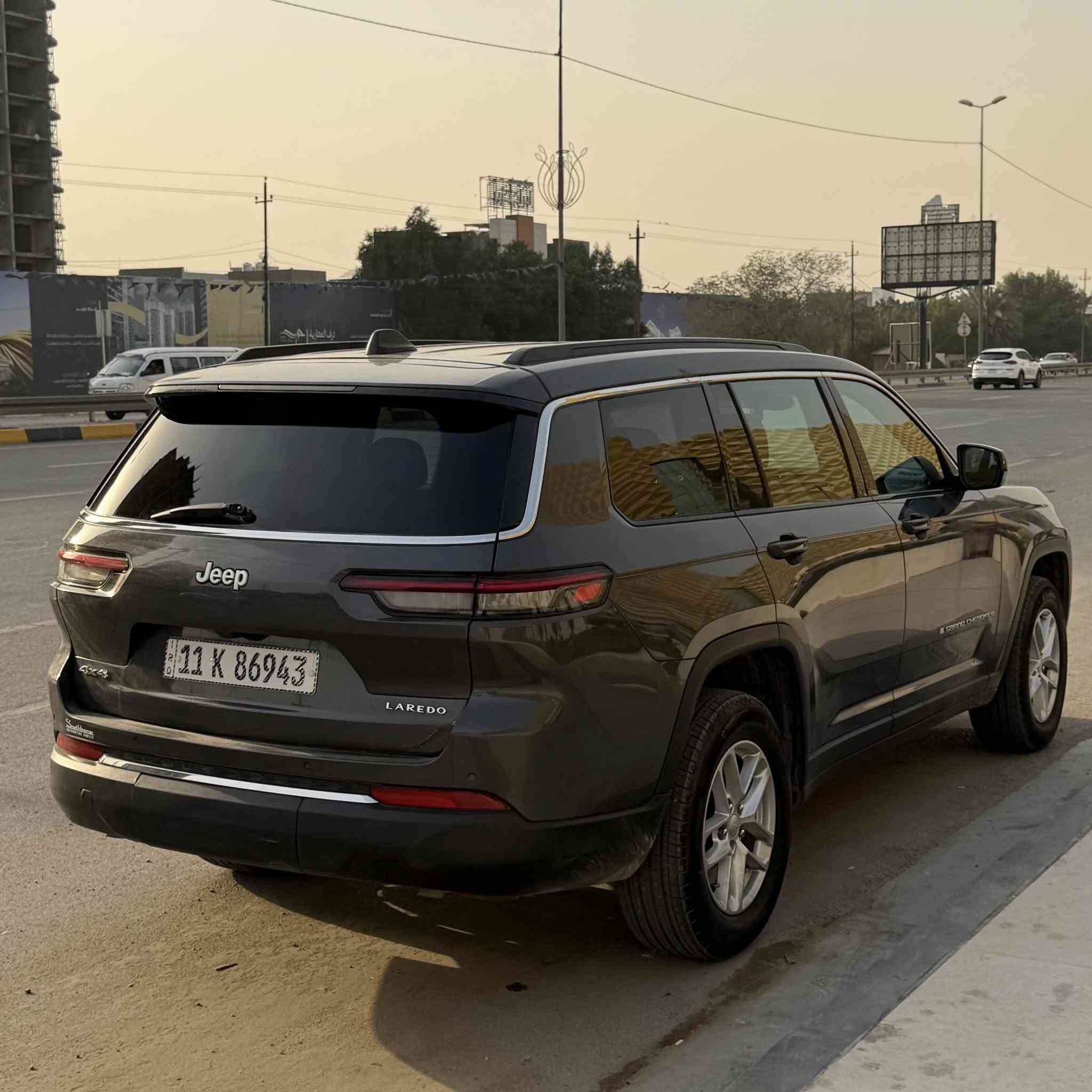 جيب 2024 وارد امريكي
سعر السيارة 31000$
ماشية 14،000km بعدها جديدة 
ضربتها خفيفه جدا ً موضحة بالصور 
صبغ قطعتين جاملغ خلفي + باب خلفي 
تبديل دعامية خلفية اصلية للسيارة من امريكا 

مواصفات السيارة : 

1.  محرك 3600 مكفول 
2.  ⁠كشنات منفصلة vip 
3.  ⁠عدد الركاب 6  
3.  ⁠كامرا + حساسات + رادار امامي خلفي 
4.  ⁠مثبت سرعة/ تعديل مسار 
5.  ⁠ 3 قطع تبريد 
6.  كار بلي (carplay) 
7.  ⁠ شاشة حجم كبير 
8.  ⁠كير ماوس 
9.  ⁠شفتات + تحكم استيرن 
10.  ⁠رادار جانبي 
السيارة نظيفة جداً مكانها بغداد / الكرادة 
للتواصل :

***********
