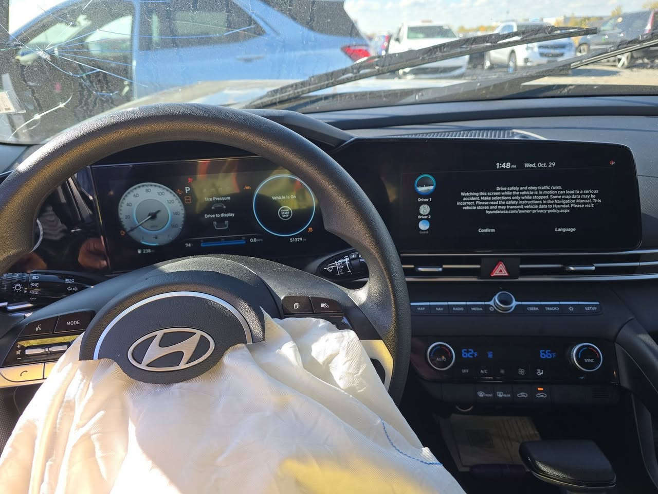 سلام عليكم 
النتره موديل 24 حادثها كما واضح بالمنشور 
مكفوله من الحادثه المسبق والصبغ حاليا بالحره 
سعرها 95 قفل على كتاب ذوي شهداء ب105 ماعده وصل الضريبه ستفسار ***********
يوجود عديد من سيارات داخل المنطقه الحره 
يوجود كروب واتساب https://chat.whatsapp.com/GixH6PjafciIKrzP2u63FA
