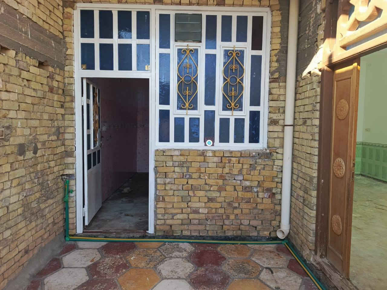 بيت طابو للبيع المساحة ١٥٠ الواجهيه ٧ونص والطول 20  يتكون من غرفة وصاله ومطبخ واستقبال السقف صب كونكريت للتواصل  والاستفسار الاتصال بالرقم أو واتساب*********** العنوان قرب شارع أربعين قرب بيت صفاء صادق شخير وفلاح أبو الكهوه
