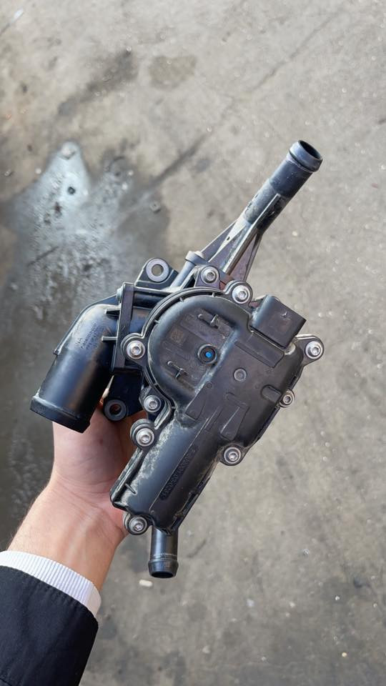 السلام عليكم ولف حماوه الكتروني للبيع ريو من 2019 لل 2023
***********
