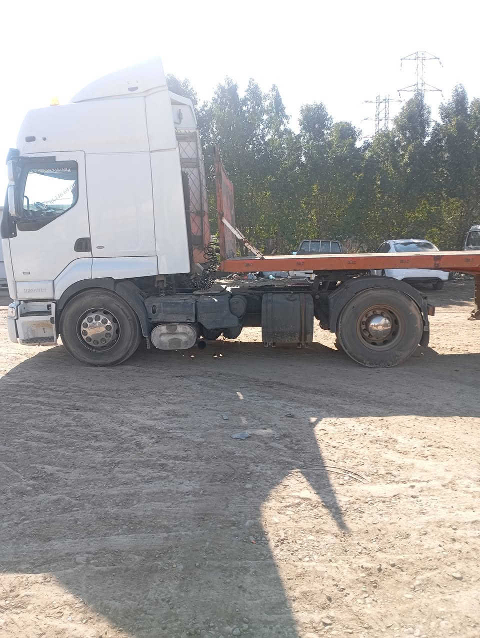 رينو موديل 2000 بلادي بم ونزل 400 سياره جديده كله عله بلاد رقم وسنويه جديد 31هزه جديده مكفوله كفاله عامه بس راس ابيع أو راس وعربانه اربع دناكير 11  ***********
