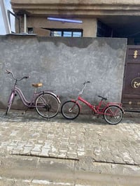 بايسكلات للبيع الاحمر ب50 البنفسيجي ب75 وبي مجال الشراي يتصل ع هذا الر...