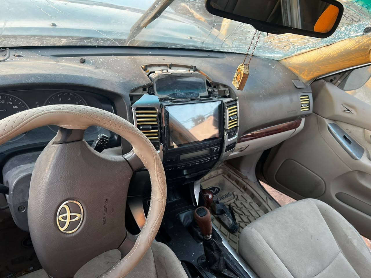 برادو 2007للبيع 6سلندر ذي قار كير ومحرك وتبريد كلشي مابيهن السعر50 وبيها مجال حك الجيه تحويل ثاني يوم بسمي السياره دولي***********
