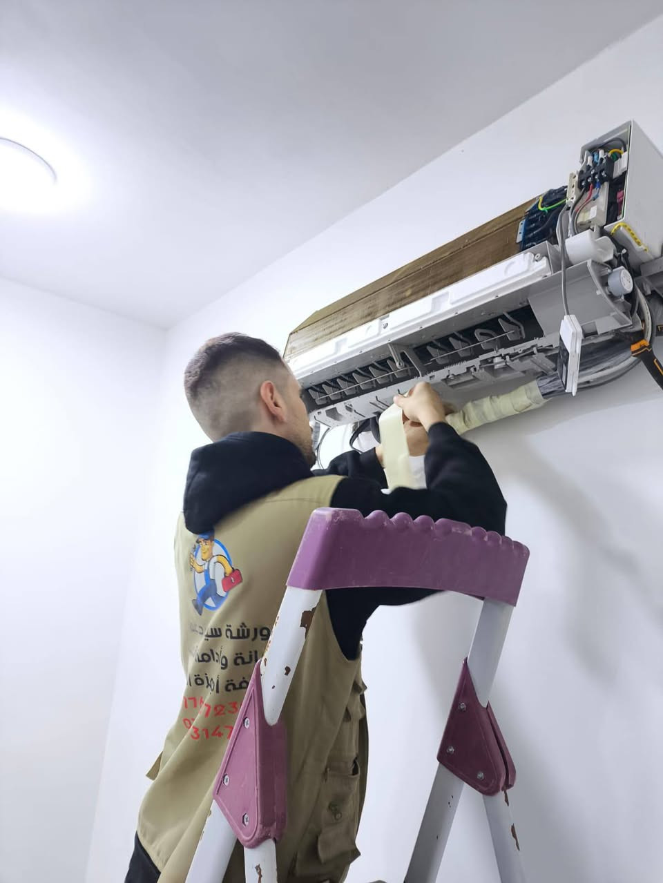 تم  فتح + غسل + تنصيب سبالت عدد 2 في حي العطاء
 
الاول سبلت جداري طن ونصف انفيرتر يعمل بغاز 410 نوع Gree نضام بوري دفن

 الثاني سبلت جداري 2 طن نوع TCl  يعمل بغاز 22  نضام بوري دفن
 
ورشة سيف حكيم لصيانه وتنصيب وأدامة كافه اجهزة التبريد 
***********
***********
