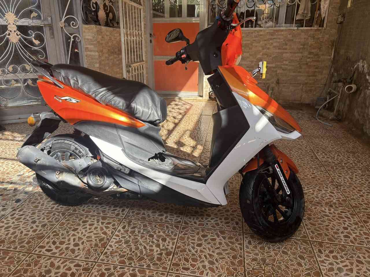 Fs fuji
للبيع دراجة كامله مكمله برغي ممفتوح مكينة بلادية ممفتوحة الدراجة خير من الله ما بيهه اي نقص بيهه كسر شويه بالخشم مال كفر  ووياها اوراق دخول
دراجة بانزين محسن ودهن موتل 
ديالى بعقوبه حي المعلمين
***********
