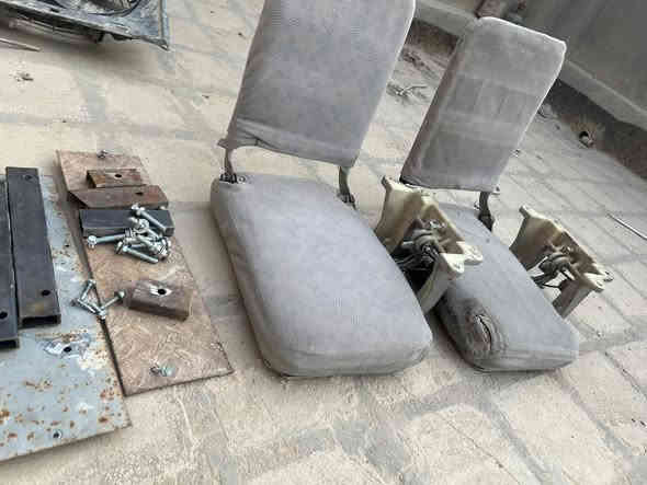 سلام عليكم غراض مال سياره للبيع
كشنات جنبي نيسان قلاب هنا وغراضهن 
راديتر جنبي ناصي نضيفه 
كلج مروحه 
ومروحه كهربائيه 
مسجل كوستر 
*********** 
مكاني.  بابل
