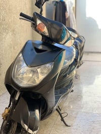 اخوان سكنس فحل نوزل لالبيع دراجه حلوه بس بيها تاخير بل تشغيل من تحمه ا...