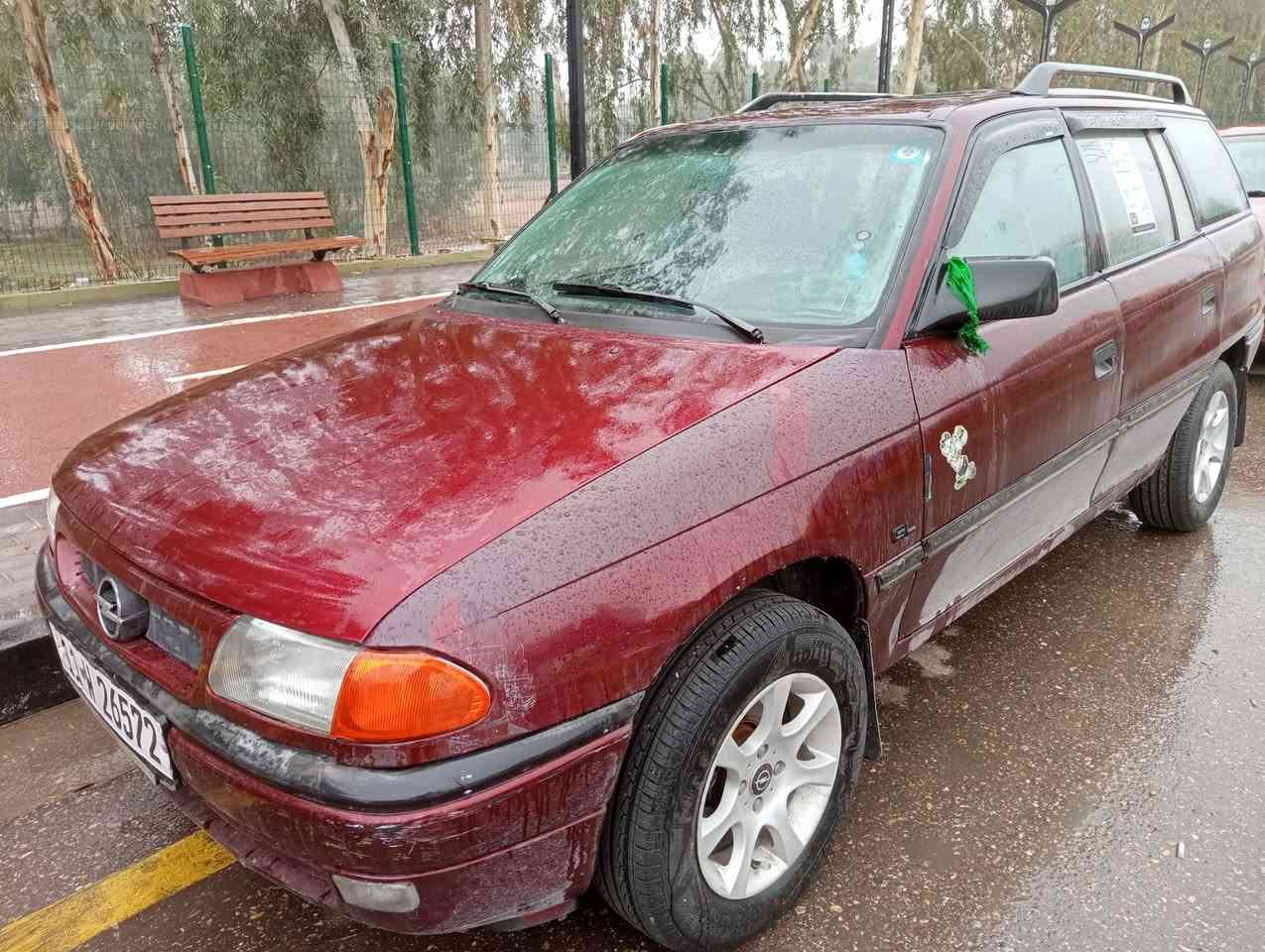 للبيع استر ستيشن (السعر ٤٧بي مجال ) سياره باسمي بيها كابون ⛽ سياره جاهزه مال بيت طخم طارت جديد طخم امامي خلفي جديد محرك20 كير شرط مكان موصل *********** بي واتساب ***********
