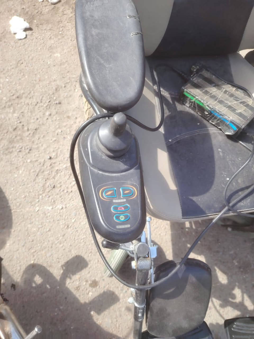 السلام عليكم عندي هاي العربانه شغاله مابيه اي ضرر للاستفسار الاتصال على الرقم ‏‏‪0770 788 3877‬‏
