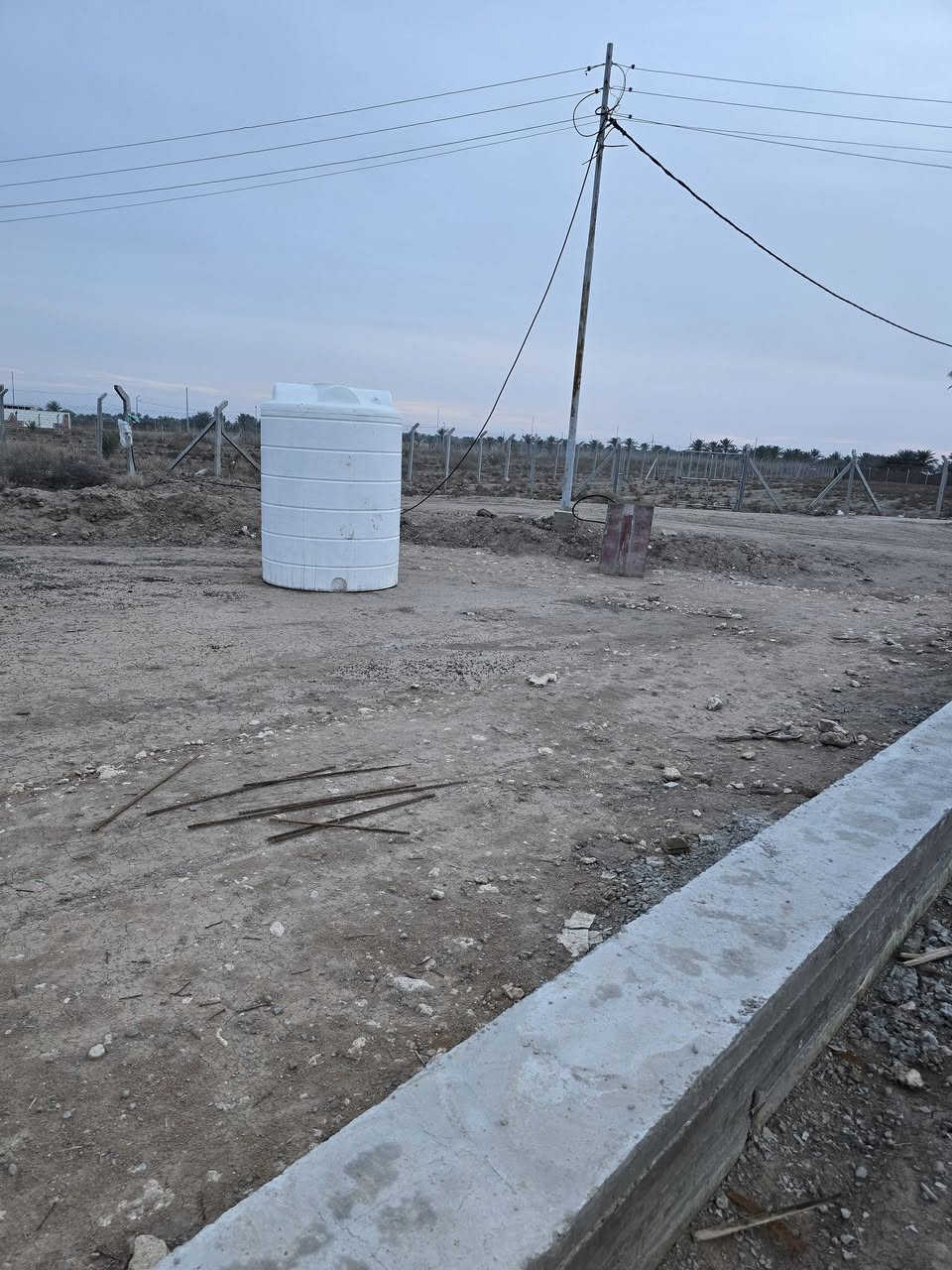 السلام عليكم أرض للبيع المساحة دونم ونص طابو زراعي سند٢٥ قرب جامعة بابل منطقة السجاد (ع) تبعد عن طريق حله نجف ٨٠٠م تقريبا   توفر كافة الخدمات للإستفسار الاتصال على الرقم ***********
