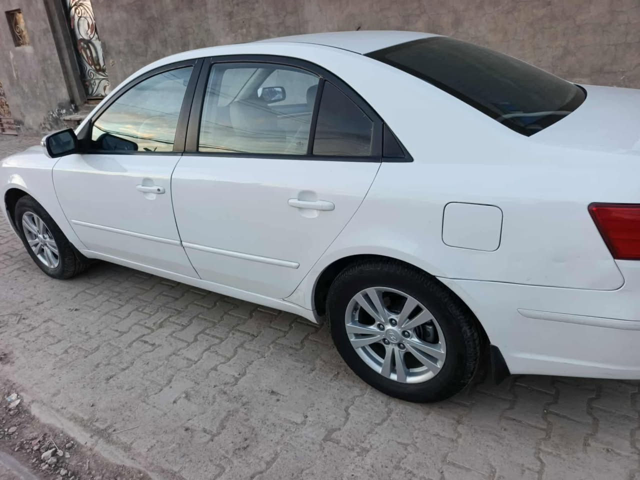 سيارة للبيع سوناته موديل 11خليجي الرقم اربيل مكينه الفين مكفوله بيها فقط باب السايق شويه بارد السعر 135وبيها مجال للطيبين للتواصل ***********
