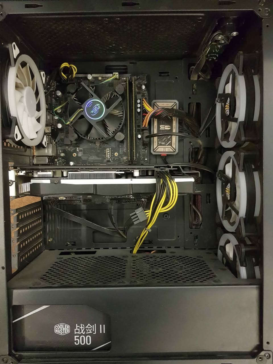 السلام عليكم، يوجد جهاز كمبيوتر للبيع بخصومات جيدة. المواصفات كالتالي: - كارت الشاشة: RX 580 8G - المعالج: i3 الجيل العاشر - اللوحة الأم: H410M - الذاكرة العشوائية: 16GB بسرعة 2400MHz - الذاكرة الداخلية: 128GB SSD + 512GB HDD

 السعر: 350 ألف دينار عراقي، مع إمكانية التفاوض.

 للتواصل: ***********. الموقع: بغداد، مدينة الصدر، قطاع 19، قرب أفران الأوائل. بغداد, العراق
