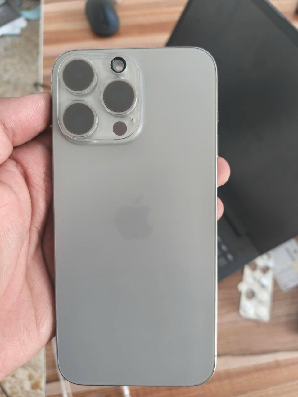 سلام عليكم جهاز ايفون 15 برو ماكس
ذاكرة ٢٥٦ جهاز فول نضافة مابي اي مشكلة 
بطارية ٩٠ شرق اوسط ما مفتوح استخدام شخصي 
سعر مليون
مكاني العبيدي ***********
