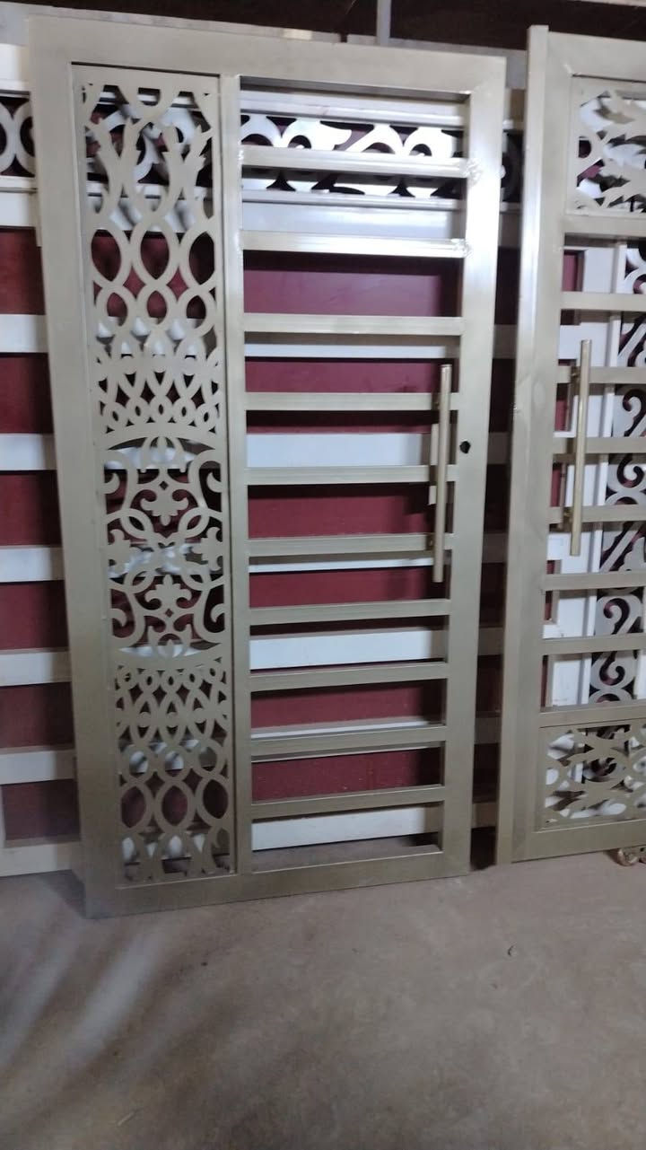 اختار النموذج العجبك وعوف الباقي علينة 🤝🏻⛓️‍💥
وخليك متميز وية حدادة سيف الوائلي 🧍🏻‍♂️

 سوي تاك لكل شخص عندة بناء  🚪

جايك بيدك ☕وجكارتك🚬 واستمتع بل صور 📸

اسعار خاصه لاصحاب البيوت الابنيه الكاملة 🏢

 معمل حدادة سيف الوائلي ابو أيليا 

لعمل كافه اعمال الحداده ابواب ـ شبابيك ـ كتائب ـ ابواب خارجية  - مراجيح 🔳🔨

 العنوان ـ كوت ـ حي الحكيم قرب المجسر 

تخفيضات»»»»

 ﷼» » سعر المتر ملم ونص تركي الشباك 45 الباب 50 

﷼»  » سعر 2 ملم ثقيل تركي  الشباك 60 الباب 65 

الاستفسار مراسله الصفحه او اتصل ع الرقم

 التالي ***********
