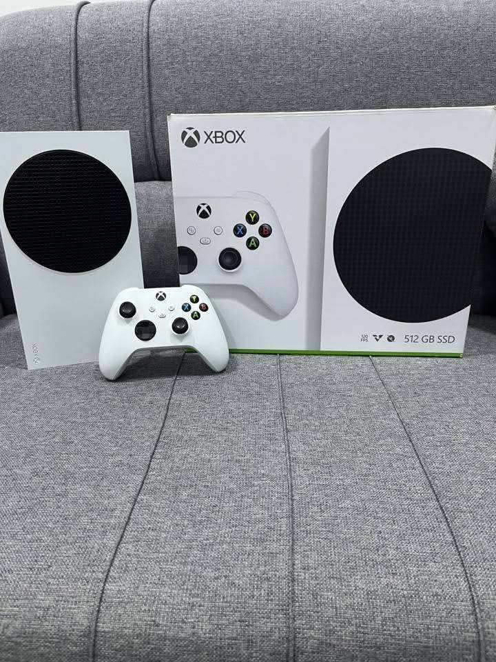 سلام عليكم اكس بوكس سيريس S للبيع رايدة 350 وبي مجال جهاز نضيف مابي اي شي صار فترة اشتريتة وعفنة وبي شتراك ميم باص صار يومين من فعلتة مكاني بغداد الدورة حي الصحة ***********
