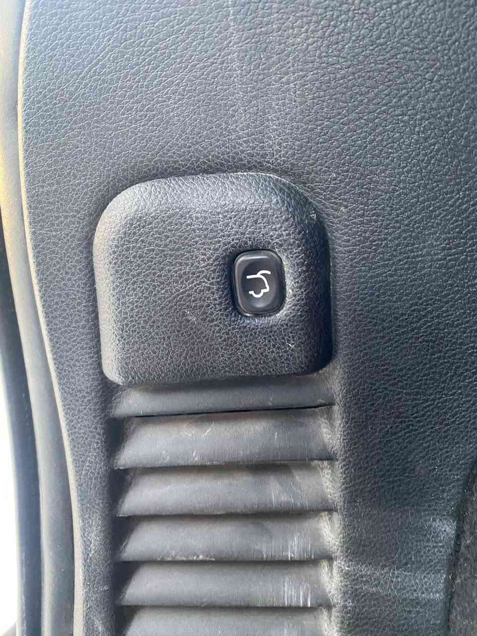 ( بسم الله الرحمن الرحيم ) جيب كراند شيروكي مديل 2017 رقم بغداد تحويل من البصرة سنويه 2029 مواصفات بلاك توب فول مواصفات فتحه صندوك كهرباء كشنات تدفئه ستيرن تدفئه شاشه كامره تحكم ستيرن رادار جانبي حادثه بنيد نفسه بدون فتح مصبوغ ومدكر للبيع او المراوس سعر 180 وبيها مجال الاتصال ***********
