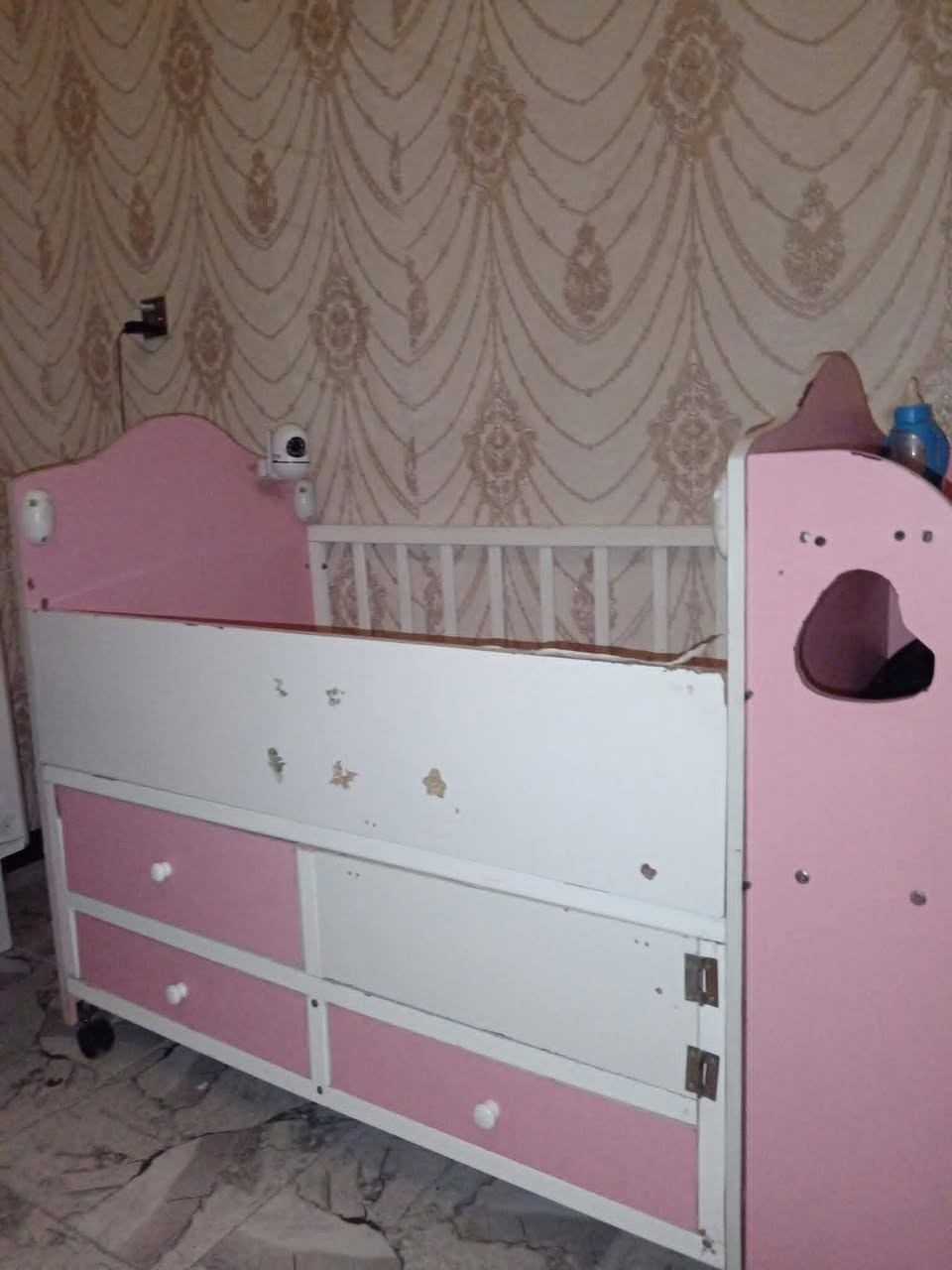 غراض البيع زواليه اثنين نفس شي أخوان ثخان حيل وثكال سعر وحده ٢٠الف كاروك او سرير طفل نطيف سعره ١٥الف ثلاجه ١٥الف عطلانه تحتاج غاز أسد اثنينهن ١٠آلاف تعال واخذ مكاني نجف حي ميسان شارع ٦٠ رقم هاتف واتساب ***********
