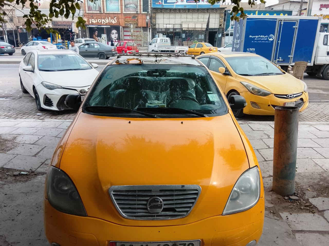 السلام وعليكم طيبة موديل ١٨ مكفولةكفالة عدا هاي الطخة موضحة كدامكم كير مكينة تبريد تدفئة صدر كلج جديد مدوشمة تخم تاير جديد حماوة انسة منضومة بانزين كلهة جديدة راديتر جديد غاز تبريد جديد جاهزة شغل واطلع ترايك وين متريد ب اسمي تحويل ثاني يوم مكاني بغداد البياع سعر ٥٨ وبيهة مجال ***********
