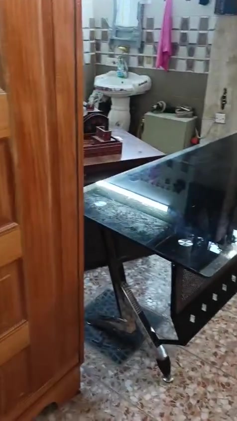 غراض لبيع المكان بغداد نهايه حي أور سبع قصور شارع ابو علي واتساب *********** اتصل واني بخدمتكم تره ماارد ع التعليقات الشراي يتصل تحياتي للجميع
