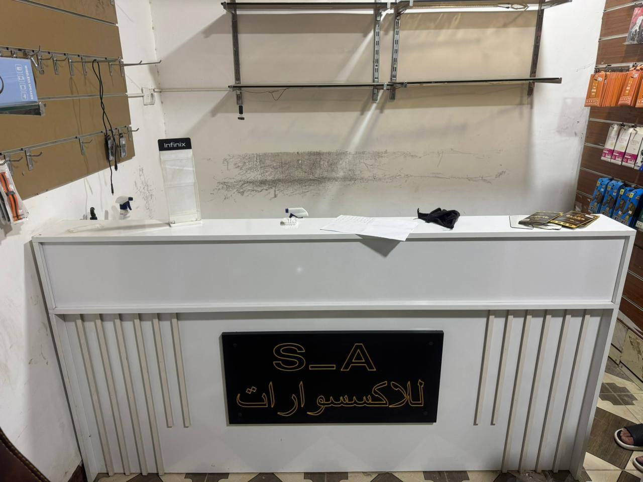 📢 للبيع أثاث وتجهيزات محل موبايلات
ميز عرض للمحل
كرسي
رفوف وتجهيزات محل
أغراض متنوعة خاصة بالموبايلات
الحالة جيدة وجاهزة للاستعمال.
💰 السعر: 400 ألف دينار 📍للاستفسار والمشاهدة راسلني على الخاص أو اتصل.
إذا تريد إعلان أقوى، دزلي صور الأغراض وأرتبلك نص احترافي أكثر.


**إذا كنت صاحب هذا الإعلان وتريد حذفه لأي سبب، رجاءا أرسل رسالة إلى الدعم الفني**