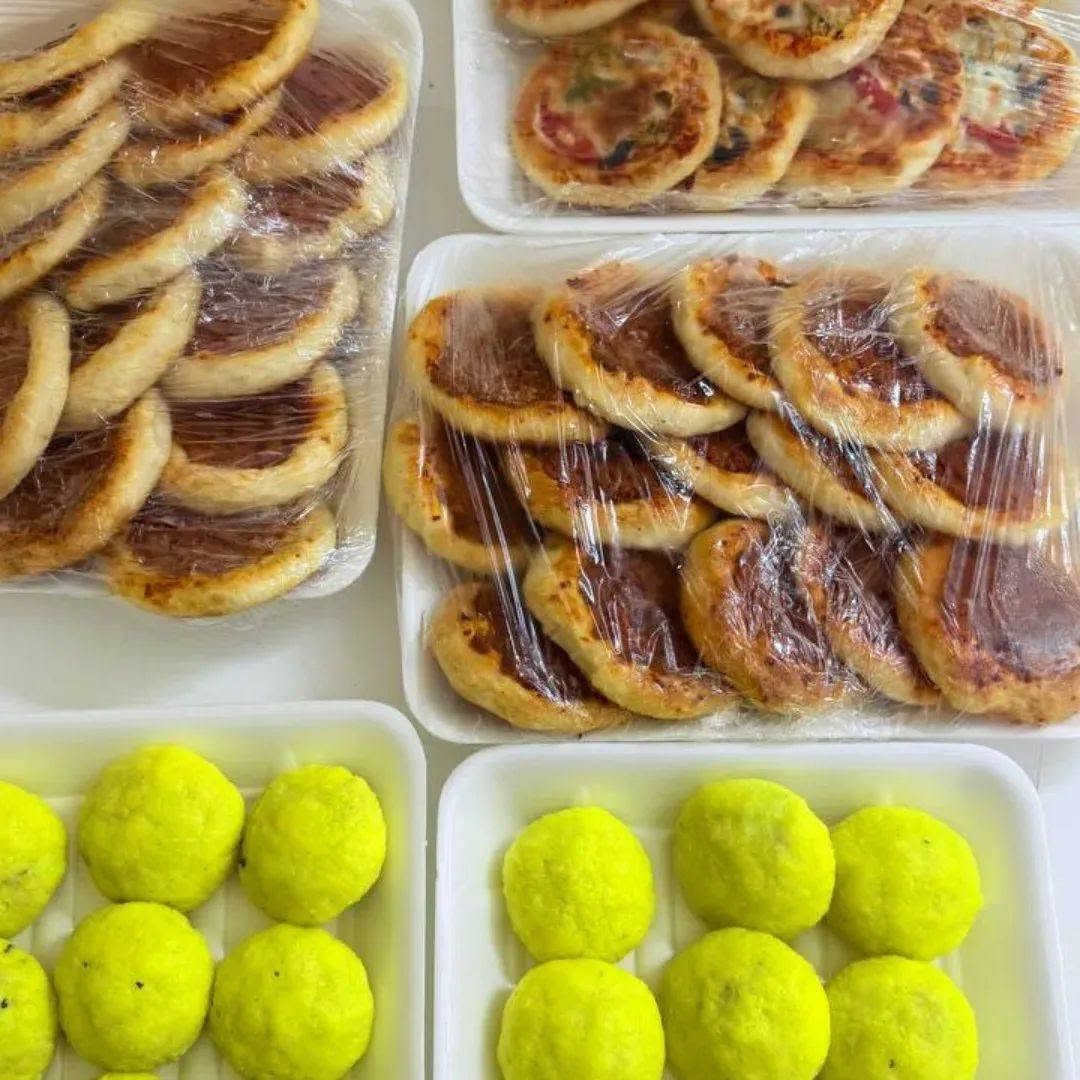 🔥 عرض الـ 20 ألف 🔥
(من الأكثر طلبًا)
محتارة بعشا اليوم؟
خلّيها علينا 😋
🥟 كبة دجاج – 20 قطعة
🥩 لحم بعجين – 15 قطعة
🥐 فطائر مشكّلة – 15 قطعة
🍕 ميني بيتزا – 10 قطع
🎁 هدية: 3 قطع سمبوسة
✨ المجموع = 60 قطعة
💰 السعر: 20,000 دينار فقط
📩 الحجز خاص


**إذا كنت صاحب هذا الإعلان وتريد حذفه لأي سبب، رجاءا أرسل رسالة إلى الدعم الفني**